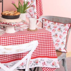 textile de cuisine assorti nappe, galette de chaise, chemin de table et serviettes